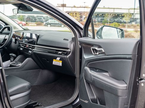 New 2026 Kia Sportage EX FWD image 7