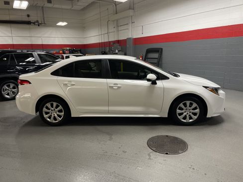 Used 2025 Toyota Corolla LE w/ Convenience Package image 11