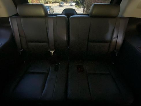Used 2013 Cadillac Escalade Premium AWD/4WD image 25