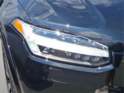 Certified 2024 Volvo XC90 B6 Plus image 9