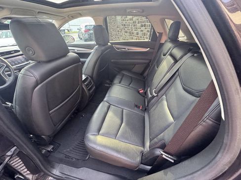 Used 2017 Cadillac XT5 Luxury w/ Driver Awareness Package AWD/4WD image 18