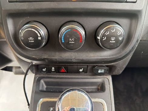 Used 2014 Jeep Patriot Latitude FWD image 18