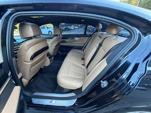 Used 2016 BMW 750i xDrive image 11