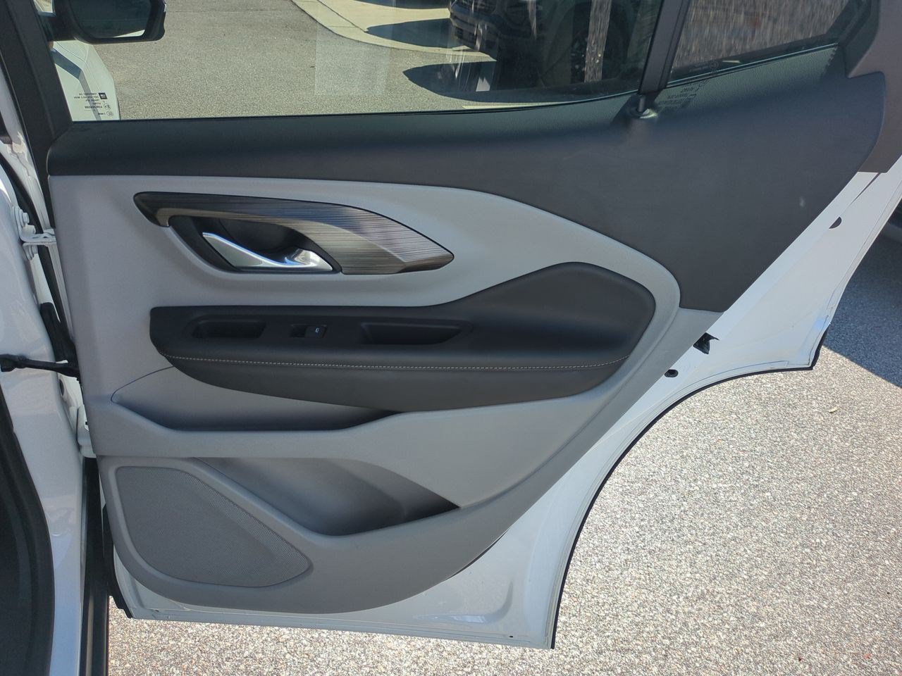 Used 2024 GMC Terrain SLT FWD image 34