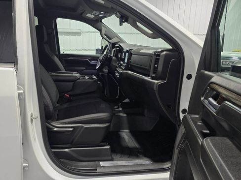 Used 2024 GMC Sierra 3500 SLE image 9