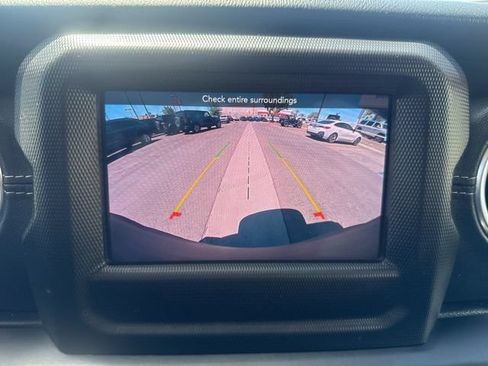 Used 2021 Jeep Wrangler Unlimited Sahara w/ LED Lighting Group AWD/4WD image 18