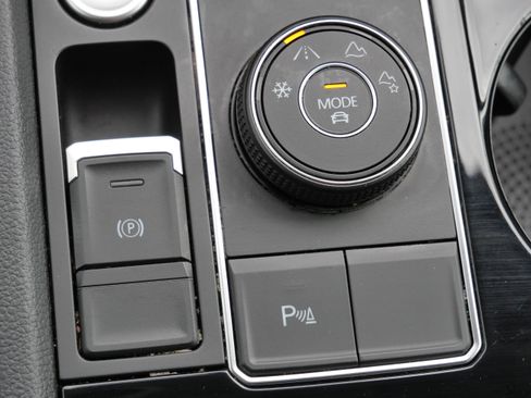 Certified 2023 Volkswagen Atlas SE w/ Black Wheel Package AWD/4WD image 28