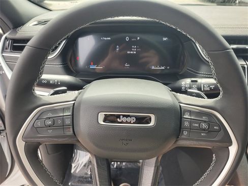 New 2025 Jeep Grand Cherokee Limited image 29