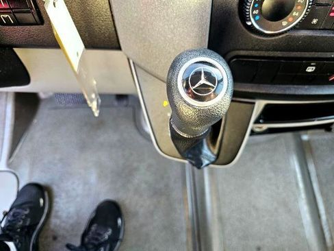 Used 2016 Mercedes-Benz Sprinter 2500 image 19