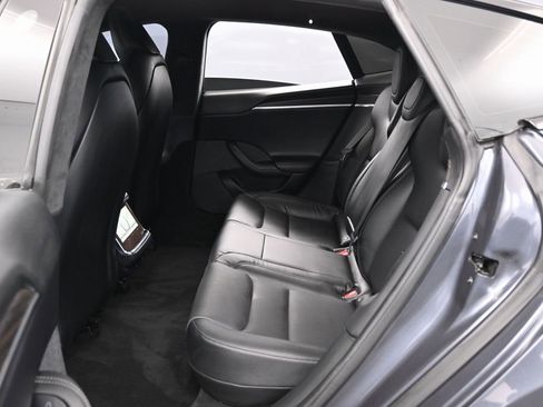 Used 2022 Tesla Model S image 34