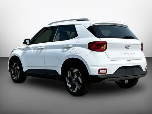 Certified 2023 Hyundai Venue SEL w/ Cargo Package FWD image 4