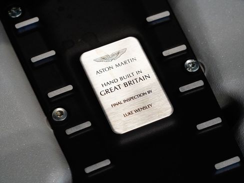 Used 2023 Aston Martin V12 Vantage RWD image 33