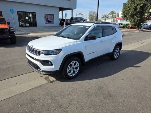 New 2026 Jeep Compass Latitude image 1