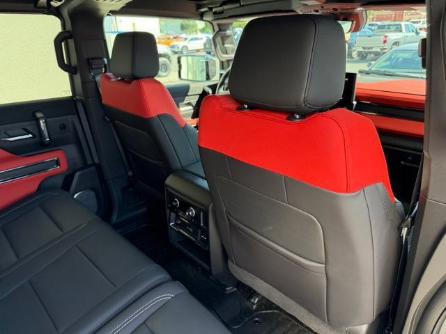 Certified 2026 GMC Hummer EV 3X w/ Carbon Fiber Edition Package AWD/4WD image 17