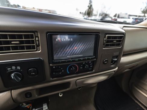 Used 2004 Ford F250 Lariat image 19