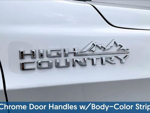 Used 2021 Chevrolet Tahoe High Country w/ Premium Package 2 AWD/4WD image 24