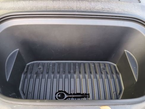 Used 2024 Tesla Model Y Long Range image 23