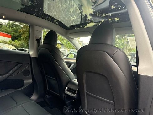 Used 2024 Tesla Model Y 2WD image 17