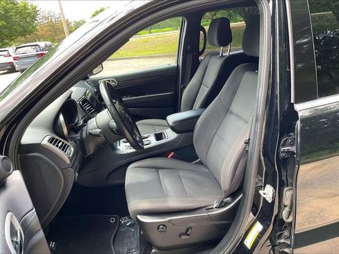 Used 2020 Jeep Grand Cherokee Laredo AWD/4WD image 10