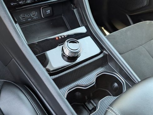 Used 2024 Jeep Grand Cherokee L Laredo RWD image 17