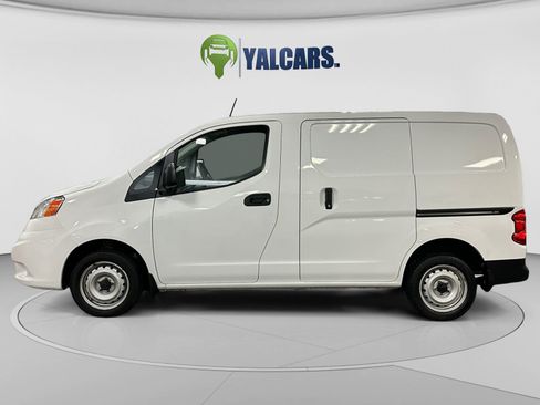 Used 2020 Nissan NV200 S w/ Sliding Glass Door Package FWD image 2