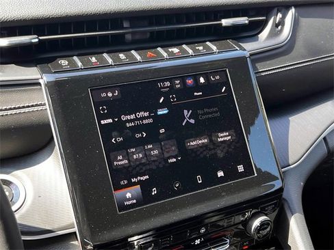 Used 2023 Jeep Grand Cherokee Altitude image 17