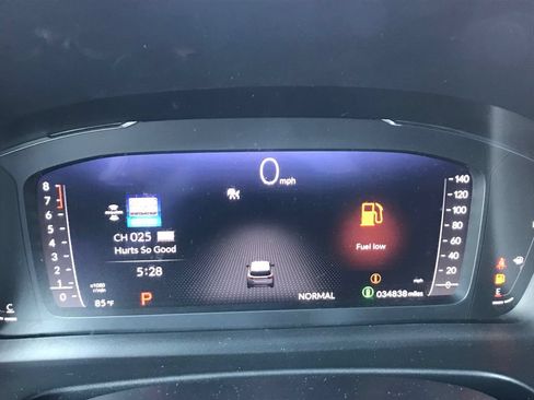 Used 2023 Honda Pilot Elite image 12