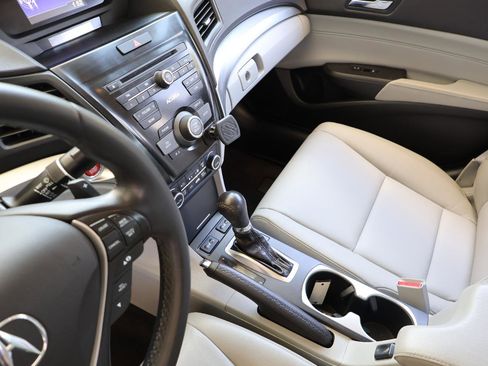 Used 2018 Acura ILX FWD image 39