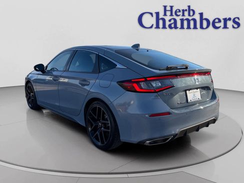 Used 2022 Honda Civic Sport Touring image 3