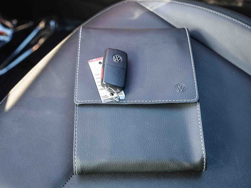 Used 2018 Volkswagen Beetle 2.0T S FWD image 34