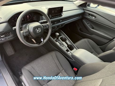 Certified 2025 Honda Accord SE image 17