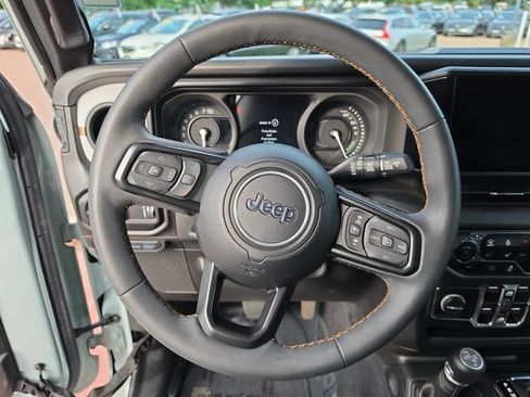 Used 2024 Jeep Wrangler Unlimited w/ Convenience Group AWD/4WD image 14