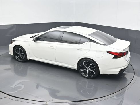 Used 2023 Nissan Altima 2.5 SR w/ SR Premium Package FWD image 15