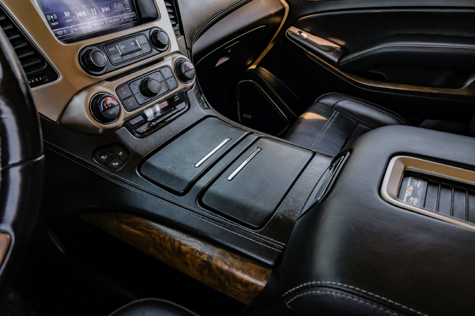 Used 2018 GMC Yukon Denali RWD image 25