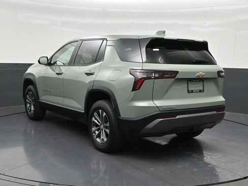 Used 2025 Chevrolet Equinox LT FWD image 3