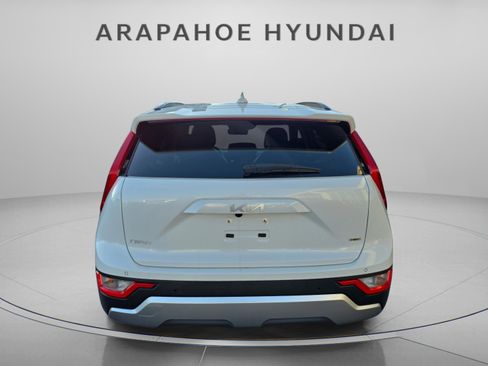 Used 2023 Kia Niro EX image 6
