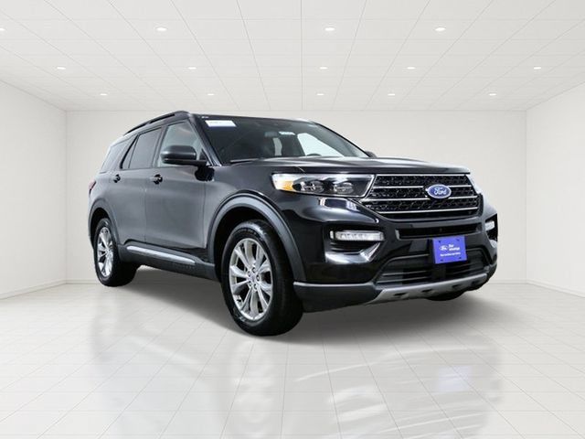 Certified 2020 Ford Explorer XLT w/ Equipment Group 202A AWD/4WD image 1