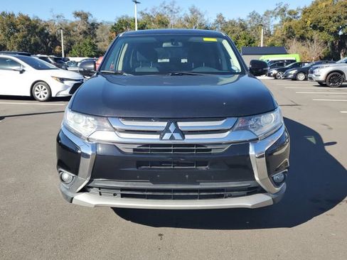 Used 2016 Mitsubishi Outlander FWD image 2