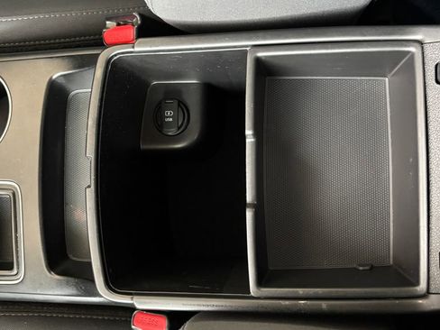 Used 2019 Kia Sorento LX image 17