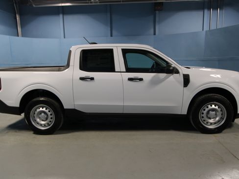 New 2025 Ford Maverick XL image 29