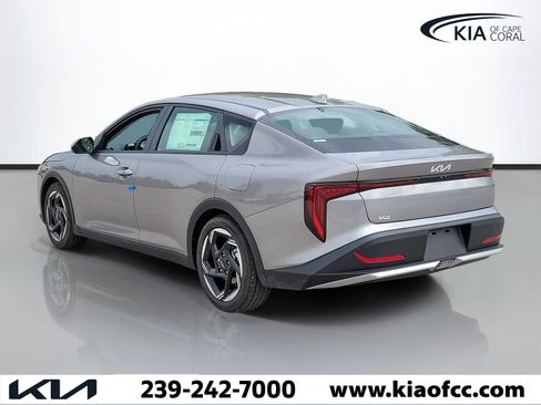 New 2026 Kia K4 EX FWD image 4
