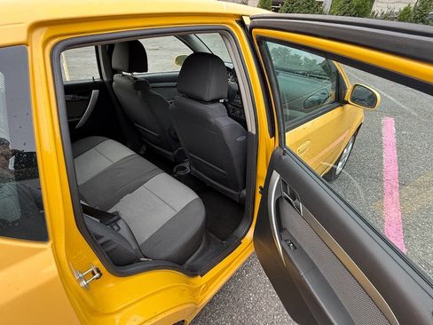 Used 2011 Chevrolet Aveo5 LT w/ Power and Convenience Package image 13