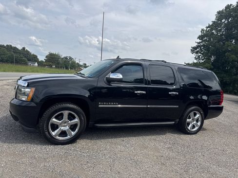 Used 2013 Chevrolet Suburban LTZ AWD/4WD image 2