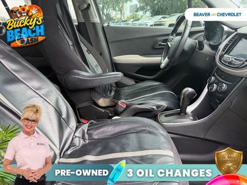 Used 2020 Chevrolet Trax LT w/ Driver Confidence Package FWD image 11
