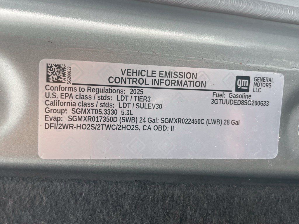 Used 2025 GMC Sierra 1500 SLT AWD/4WD image 45