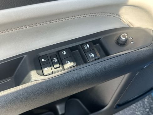Used 2025 Jeep Compass Limited AWD/4WD image 18