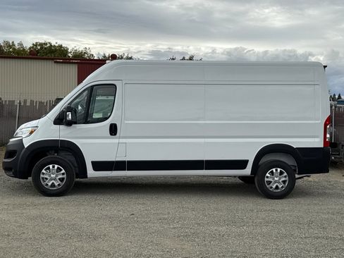 New 2026 RAM ProMaster 2500 w/ Quick Order Package 22G SLT image 6