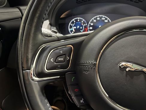 Used 2016 Jaguar XJ RWD image 12