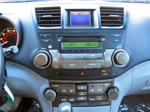 Used 2008 Toyota Highlander Sport image 25