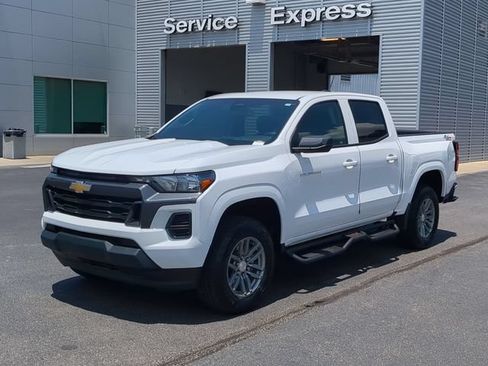 Used 2025 Chevrolet Colorado LT w/ Advanced Trailering Package RWD image 7